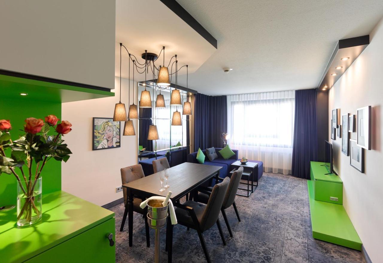 Hotel By Ihg